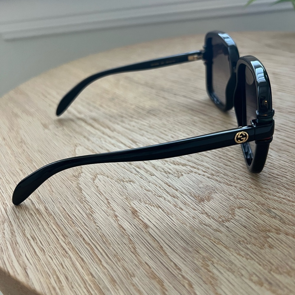 Gucci Black Oversized 59mm Sunglasses - Picture 4 of 9